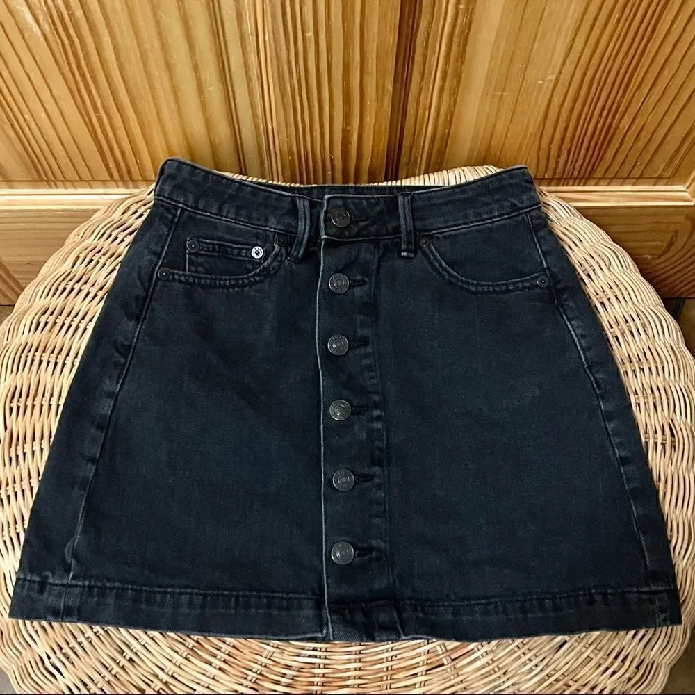 American Eagle black button up denim jean mini skirt with pockets 00